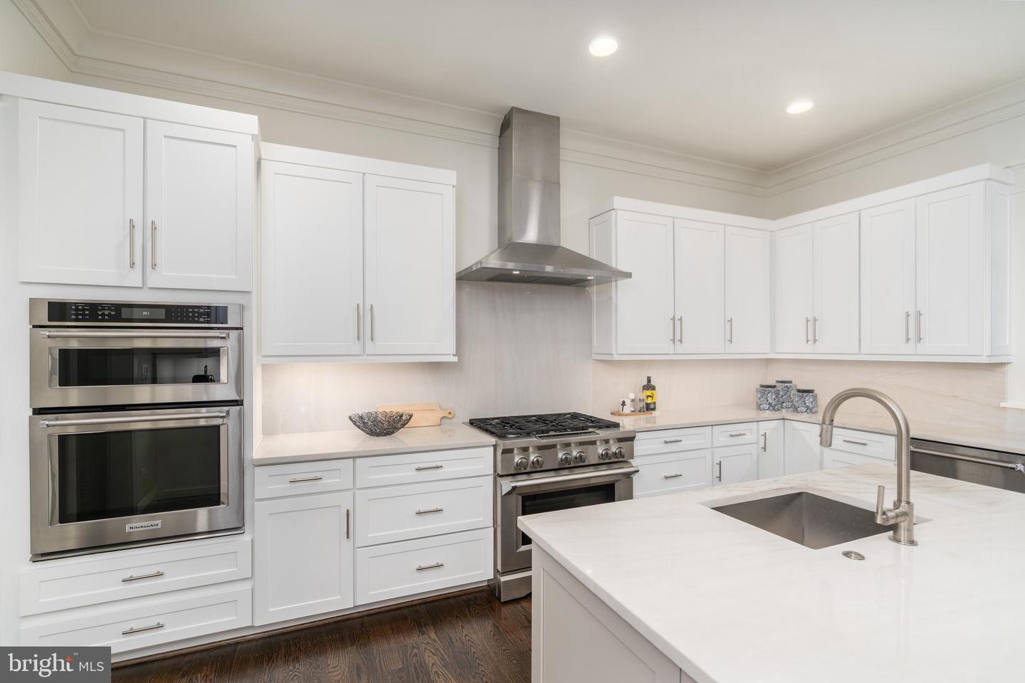 2022 ROCKINGHAM ST, MCLEAN, Virginia 22101, 6 Bedrooms Bedrooms, ,5 BathroomsBathrooms,Residential,For sale,2022 ROCKINGHAM ST,VAFX2250336 MLS # VAFX2250336