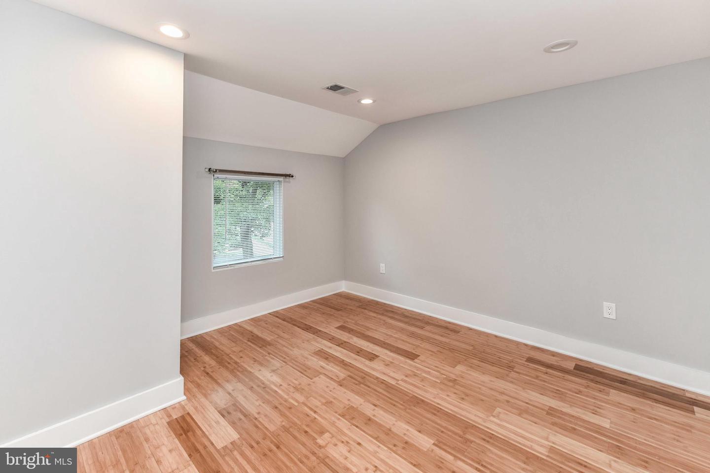 2432 S CULPEPER ST, ARLINGTON, Virginia 22206, 6 Bedrooms Bedrooms, ,4 BathroomsBathrooms,Residential,For sale,2432 S CULPEPER ST,VAAR2059814 MLS # VAAR2059814