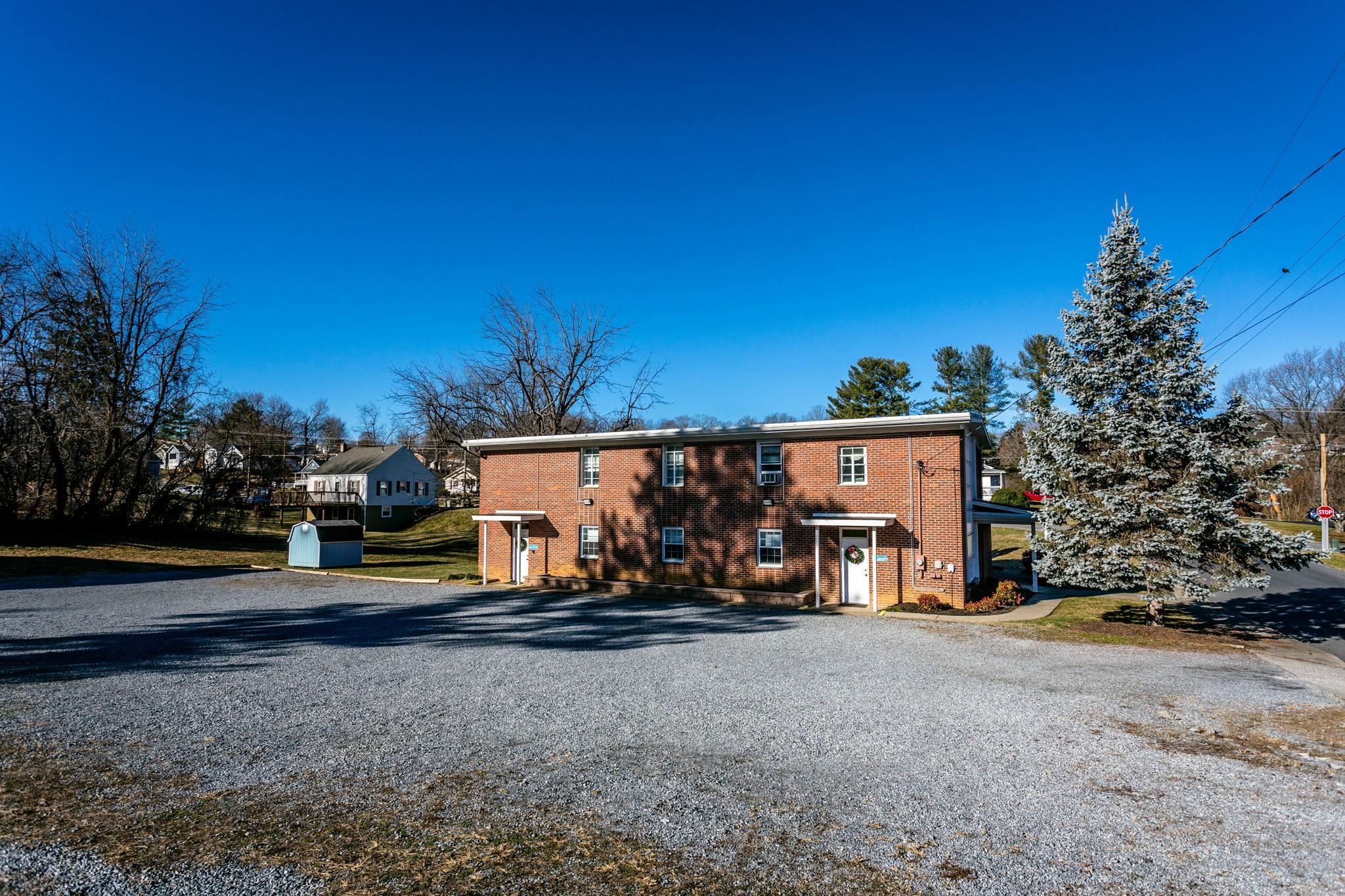 2408 HICKORY ST, STAUNTON, Virginia 24402, ,Commercial,2408 HICKORY ST,666068 MLS # 666068
