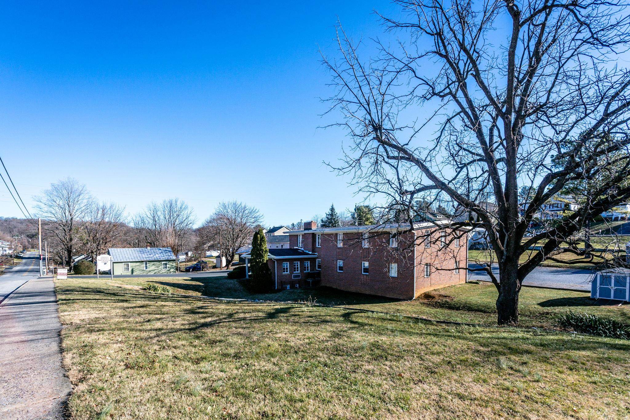 2408 HICKORY ST, STAUNTON, Virginia 24402, ,Commercial,2408 HICKORY ST,666068 MLS # 666068