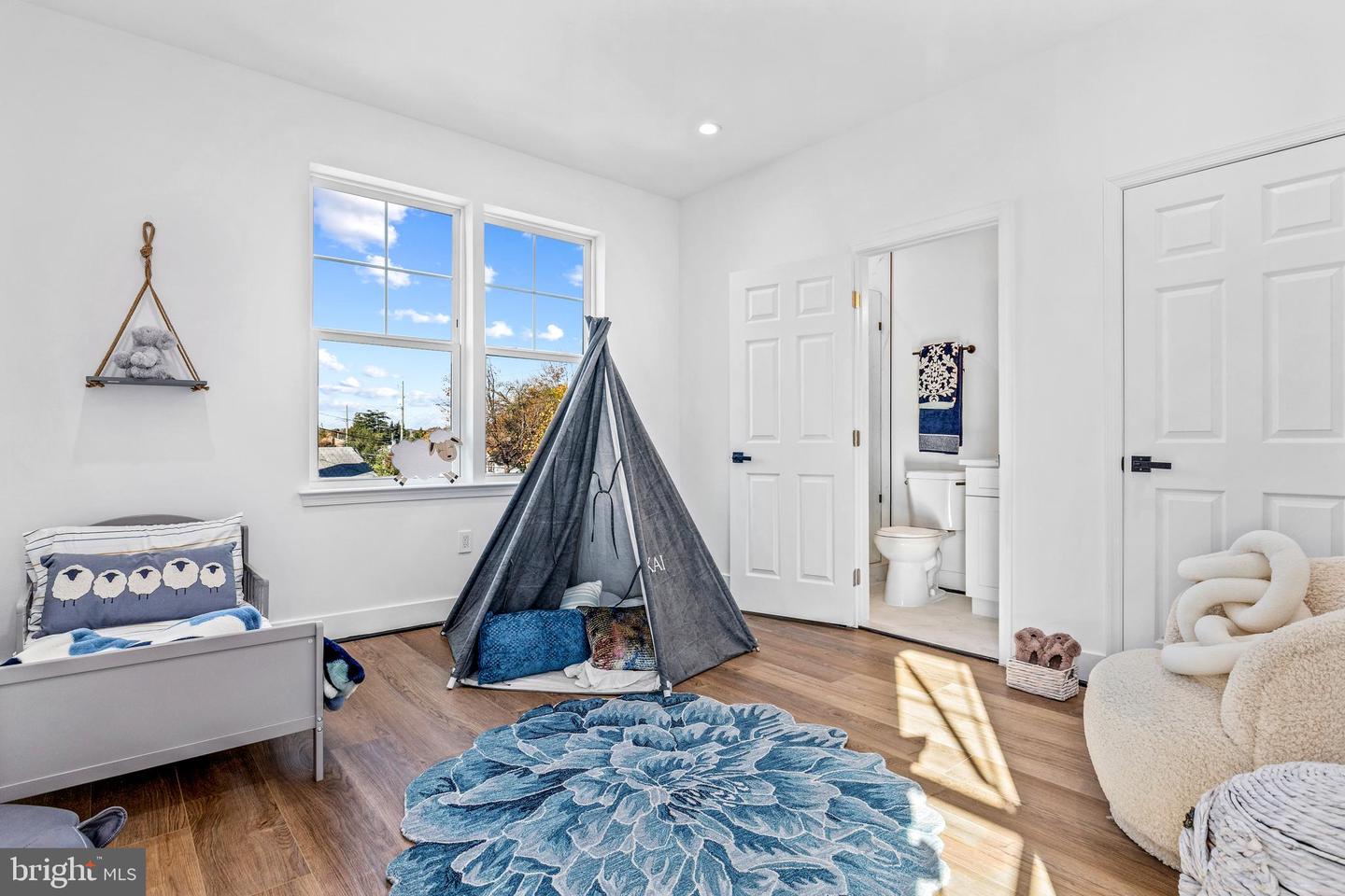 4269 MEADE NE, WASHINGTON, District Of Columbia 20019, 5 Bedrooms Bedrooms, ,5 BathroomsBathrooms,Residential,For sale,4269 MEADE NE,DCDC2167290 MLS # DCDC2167290