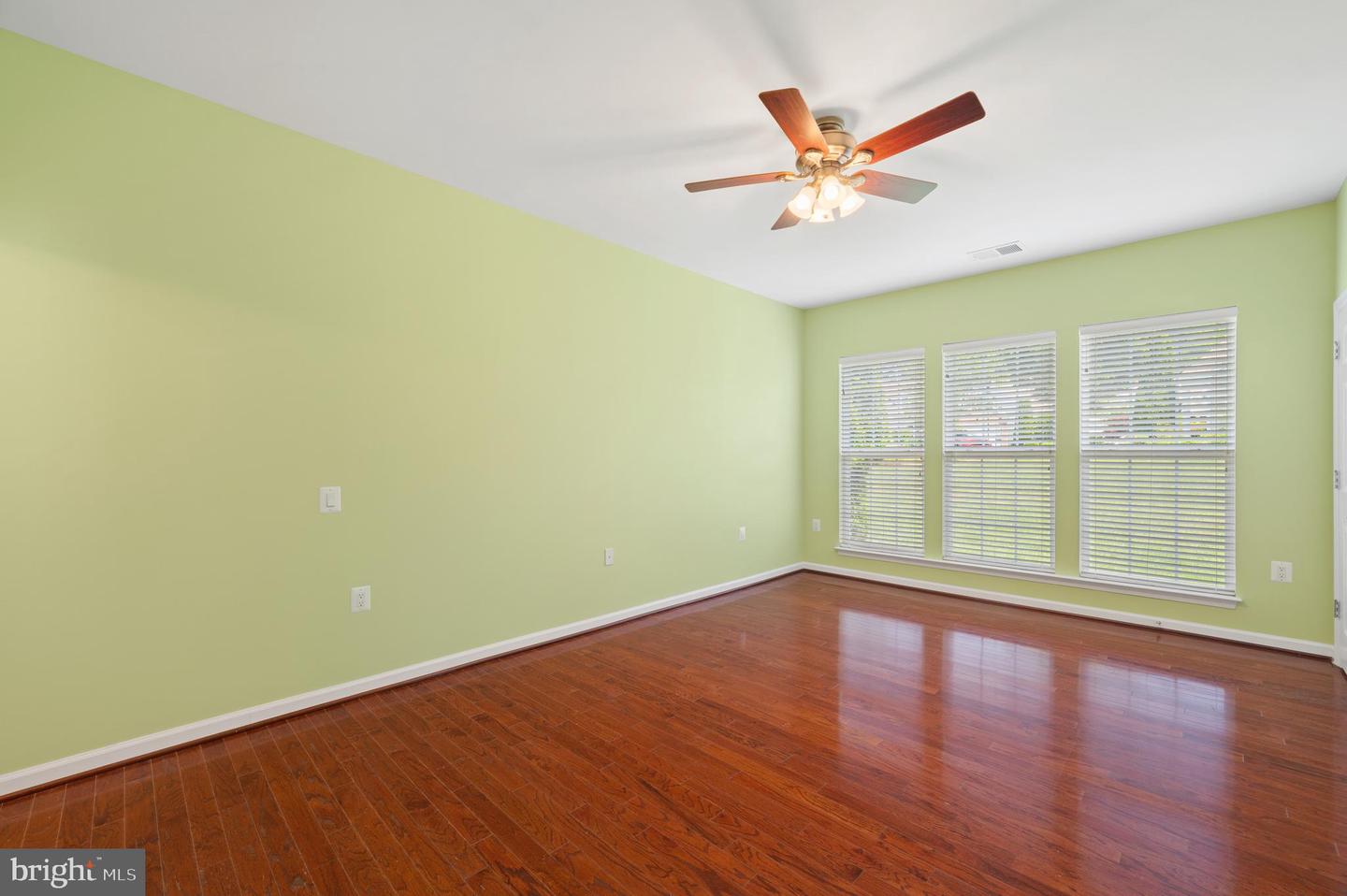 20396 OYSTER REEF PL, ASHBURN, Virginia 20147, 3 Bedrooms Bedrooms, ,3 BathroomsBathrooms,Residential,For sale,20396 OYSTER REEF PL,VALO2091946 MLS # VALO2091946