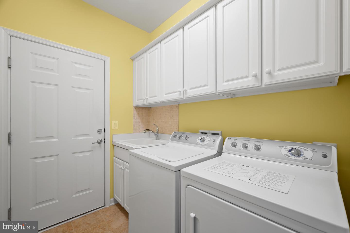 20396 OYSTER REEF PL, ASHBURN, Virginia 20147, 3 Bedrooms Bedrooms, ,3 BathroomsBathrooms,Residential,For sale,20396 OYSTER REEF PL,VALO2091946 MLS # VALO2091946