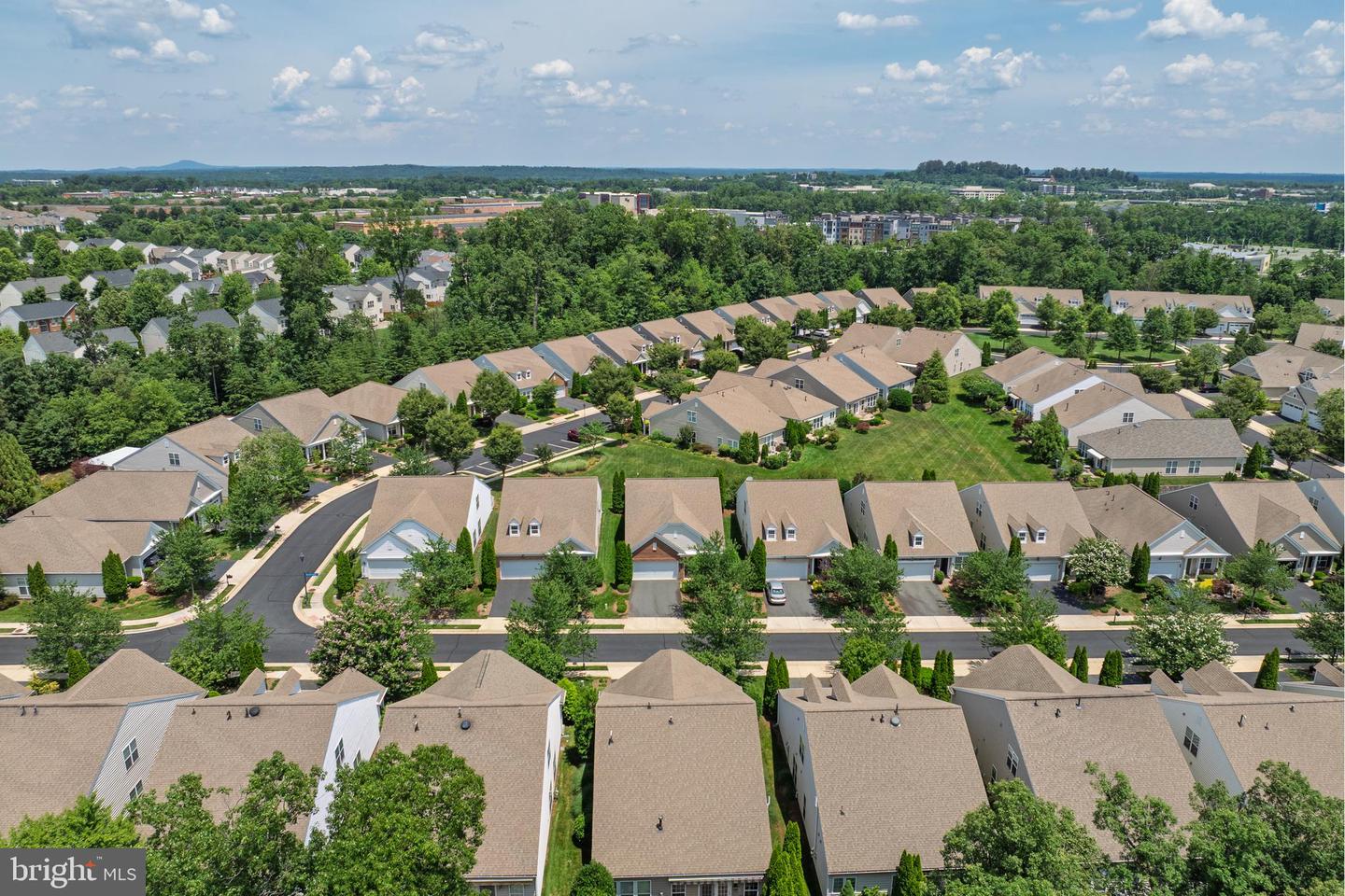 20396 OYSTER REEF PL, ASHBURN, Virginia 20147, 3 Bedrooms Bedrooms, ,3 BathroomsBathrooms,Residential,For sale,20396 OYSTER REEF PL,VALO2091946 MLS # VALO2091946