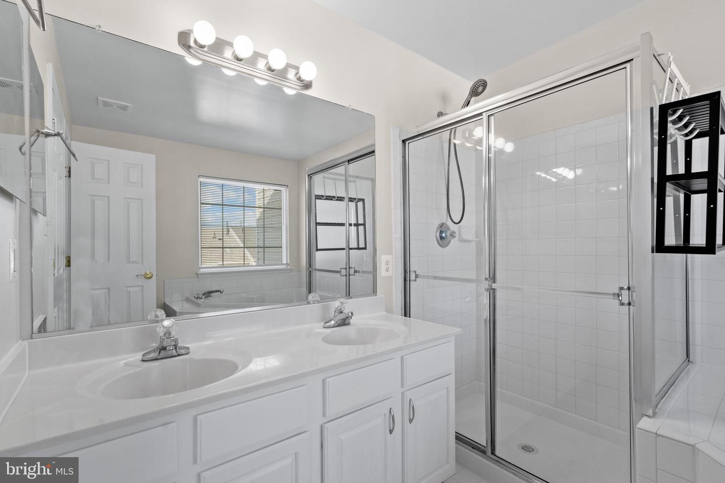 18518 SIERRA SPRINGS SQ, LEESBURG, Virginia 20176, 3 Bedrooms Bedrooms, ,2 BathroomsBathrooms,Residential,For sale,18518 SIERRA SPRINGS SQ,VALO2092716 MLS # VALO2092716
