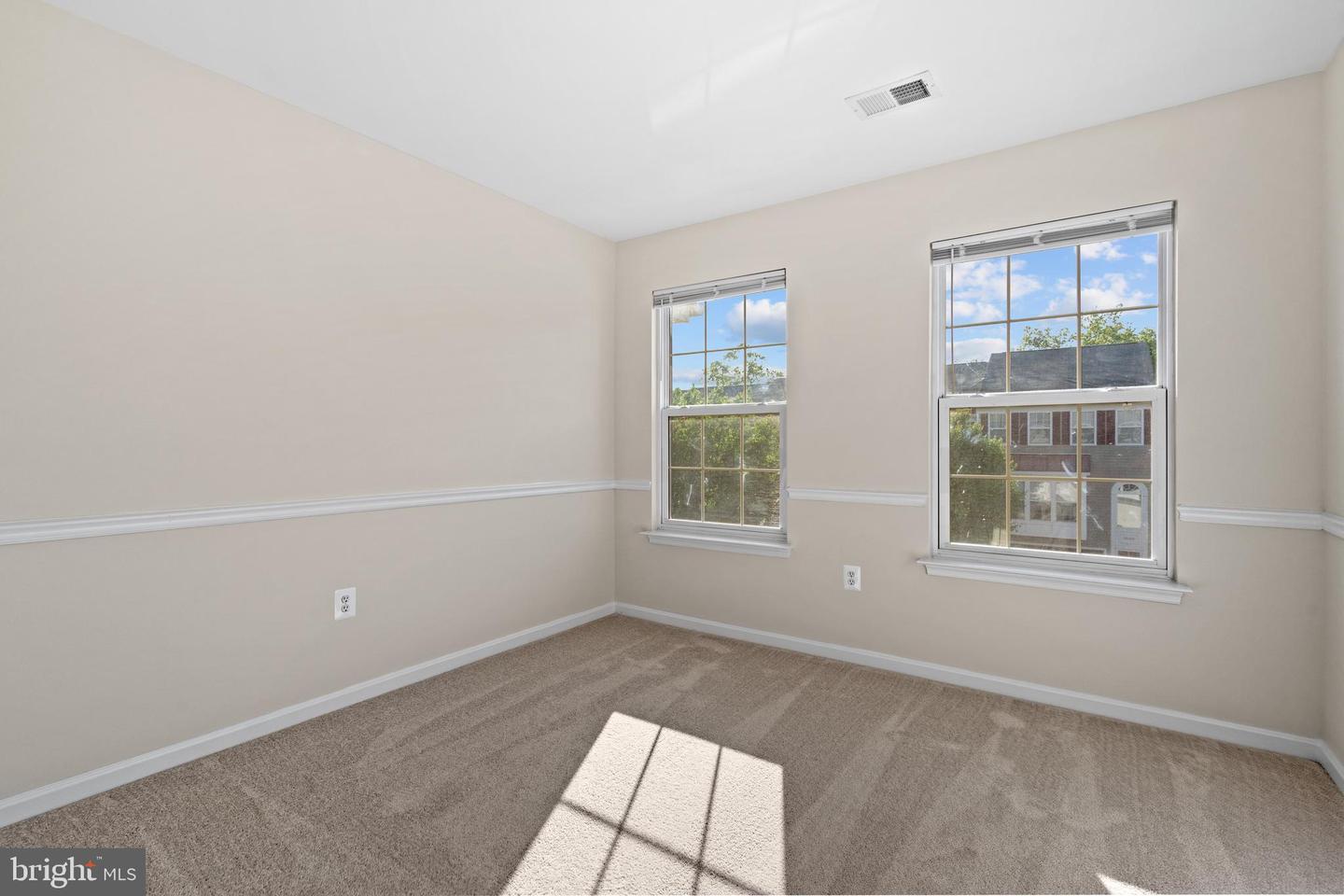 18518 SIERRA SPRINGS SQ, LEESBURG, Virginia 20176, 3 Bedrooms Bedrooms, ,2 BathroomsBathrooms,Residential,For sale,18518 SIERRA SPRINGS SQ,VALO2092716 MLS # VALO2092716