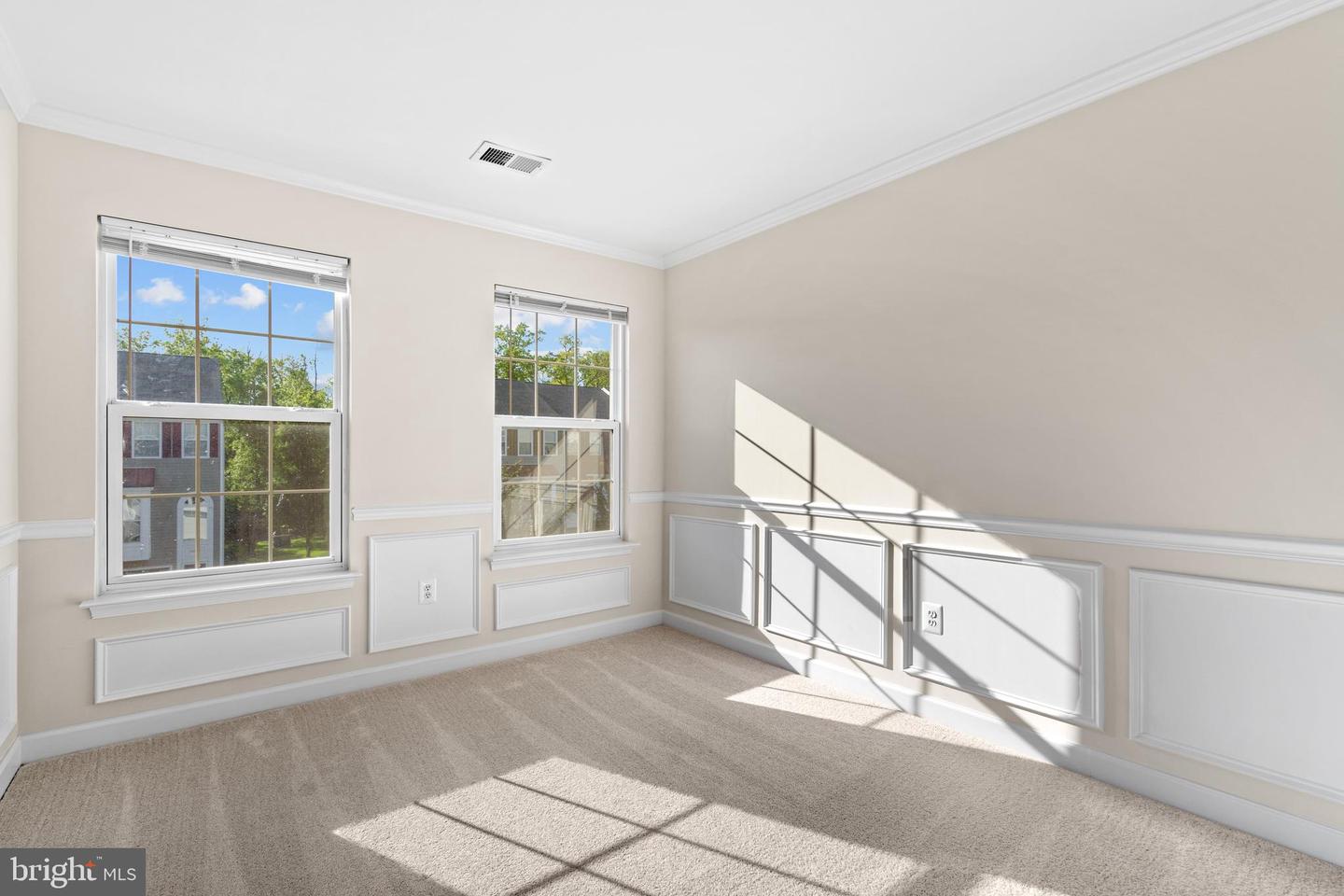 18518 SIERRA SPRINGS SQ, LEESBURG, Virginia 20176, 3 Bedrooms Bedrooms, ,2 BathroomsBathrooms,Residential,For sale,18518 SIERRA SPRINGS SQ,VALO2092716 MLS # VALO2092716