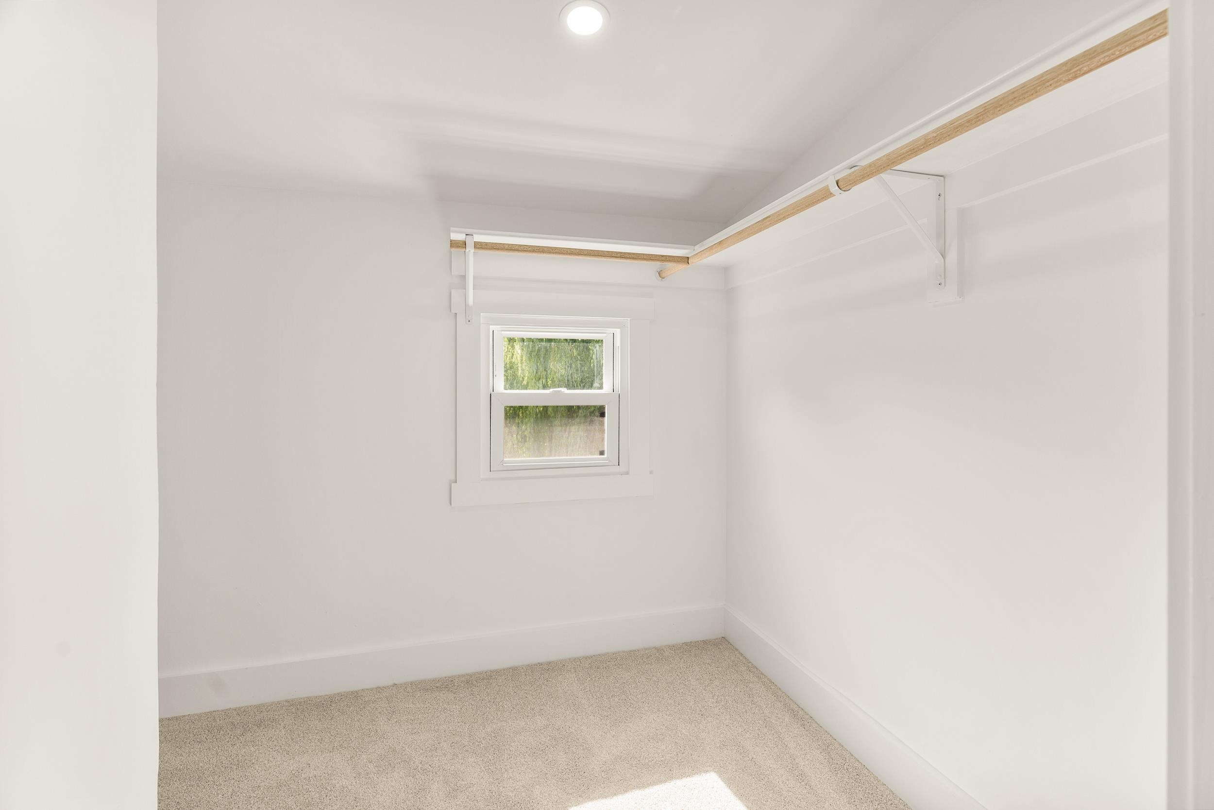 503 WINTHROP ST, STAUNTON, Virginia 24401, 2 Bedrooms Bedrooms, ,1 BathroomBathrooms,Residential,503 Winthrop St,503 WINTHROP ST,666069 MLS # 666069