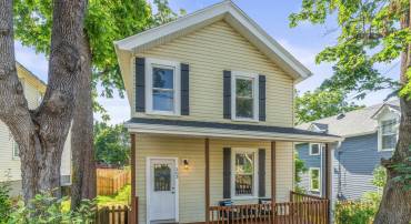 503 WINTHROP ST, STAUNTON, Virginia 24401, 2 Bedrooms Bedrooms, ,1 BathroomBathrooms,Residential,503 Winthrop St,503 WINTHROP ST,666069 MLS # 666069