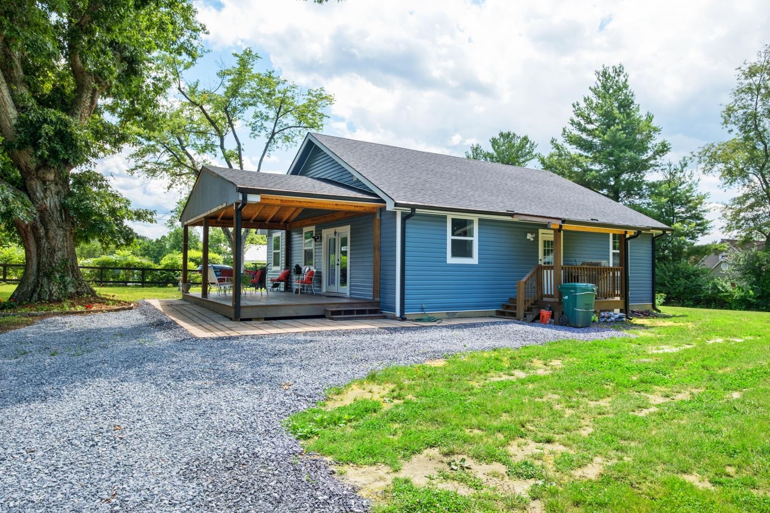 860 MARYLAND AVE, WAYNESBORO, Virginia 22980, 3 Bedrooms Bedrooms, ,2 BathroomsBathrooms,Residential,860 MARYLAND AVE,666071 MLS # 666071