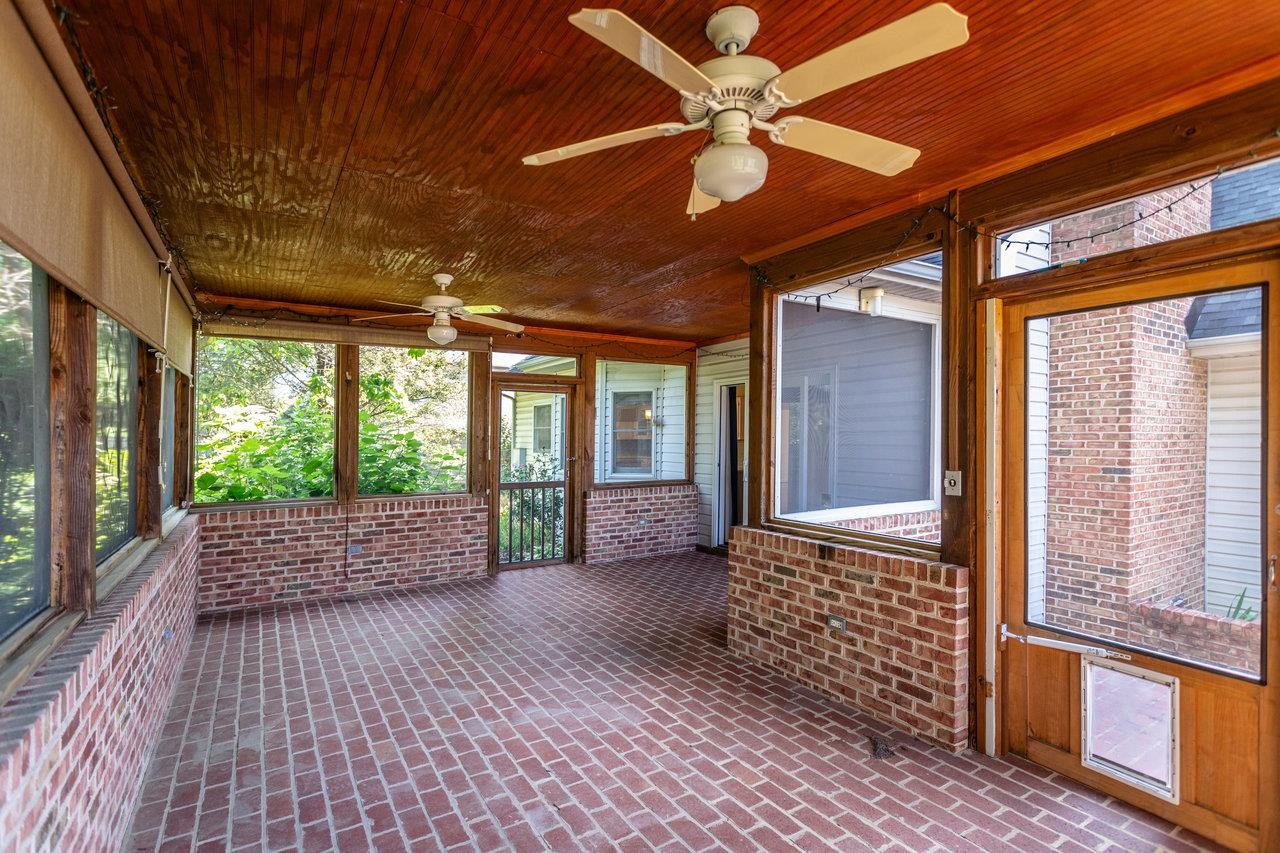 1381 BLUEWATER RD, ROCKINGHAM, Virginia 22801, 4 Bedrooms Bedrooms, ,3 BathroomsBathrooms,Residential,1381 BLUEWATER RD,666072 MLS # 666072
