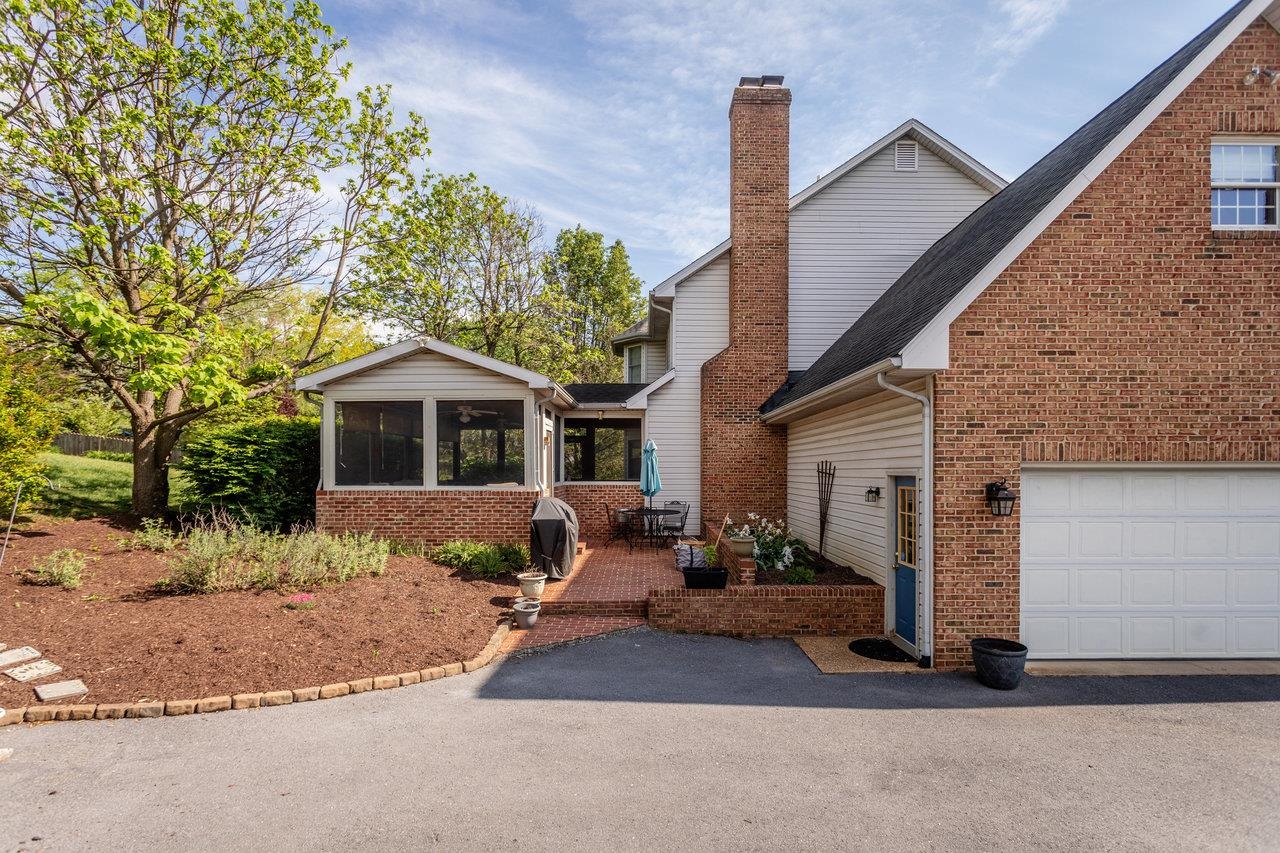 1381 BLUEWATER RD, ROCKINGHAM, Virginia 22801, 4 Bedrooms Bedrooms, ,3 BathroomsBathrooms,Residential,1381 BLUEWATER RD,666072 MLS # 666072