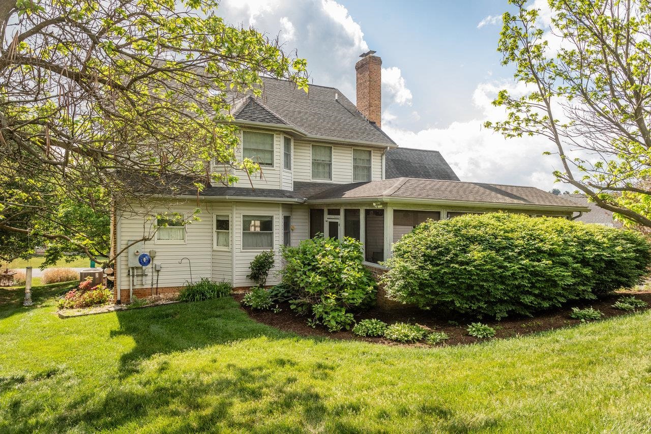1381 BLUEWATER RD, ROCKINGHAM, Virginia 22801, 4 Bedrooms Bedrooms, ,3 BathroomsBathrooms,Residential,1381 BLUEWATER RD,666072 MLS # 666072