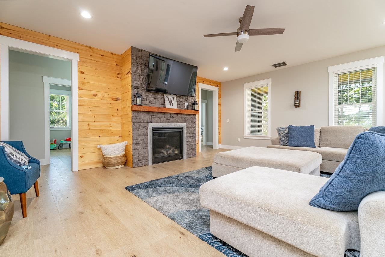 1045 DAVE BERRY RD, MCGAHEYSVILLE, Virginia 22840, 3 Bedrooms Bedrooms, ,3 BathroomsBathrooms,Residential,1045 DAVE BERRY RD,666073 MLS # 666073