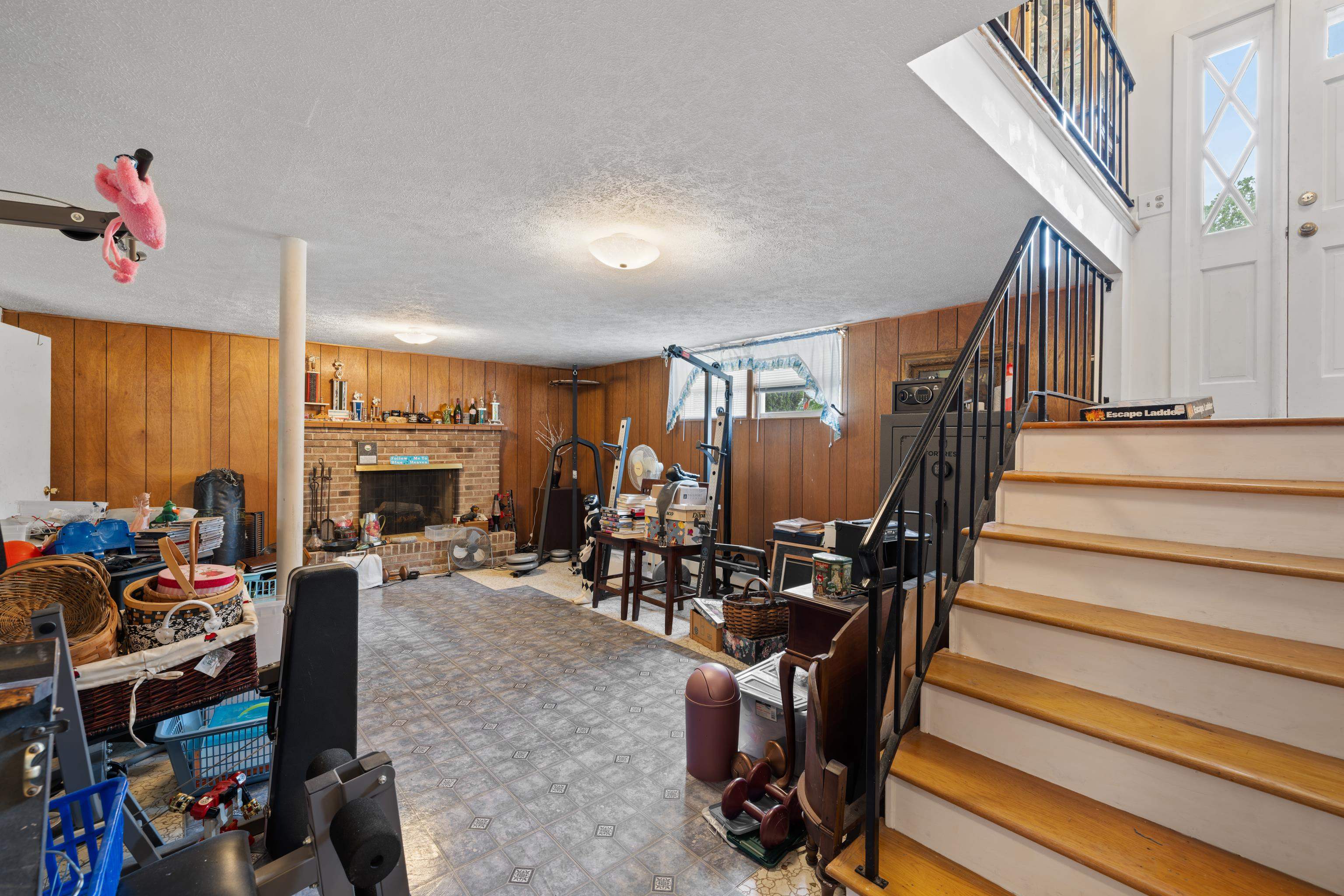 708 WOODSIDE LN, WAYNESBORO, Virginia 22980, 3 Bedrooms Bedrooms, ,2 BathroomsBathrooms,Residential,708 WOODSIDE LN,666074 MLS # 666074
