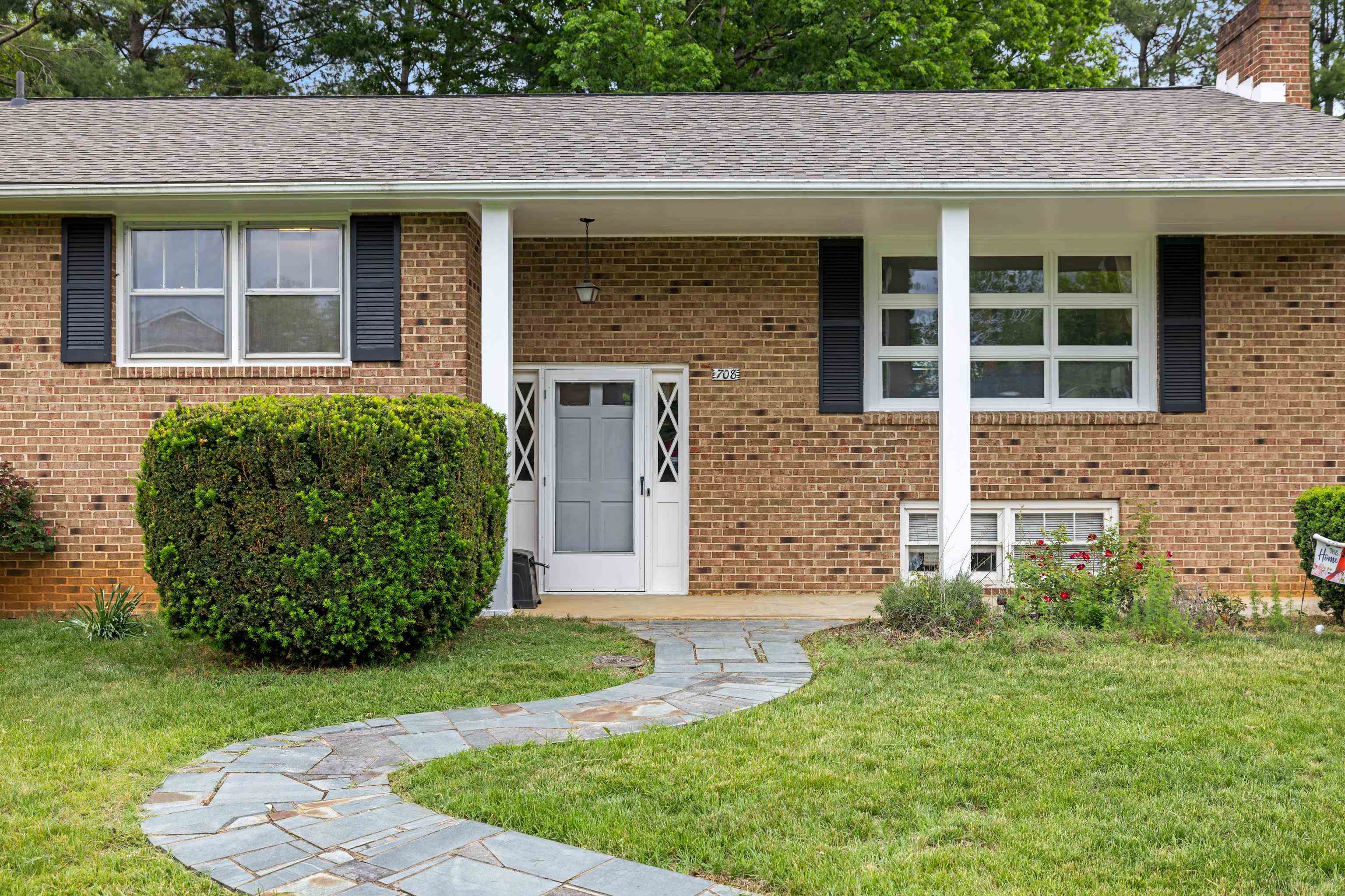 708 WOODSIDE LN, WAYNESBORO, Virginia 22980, 3 Bedrooms Bedrooms, ,2 BathroomsBathrooms,Residential,708 WOODSIDE LN,666074 MLS # 666074