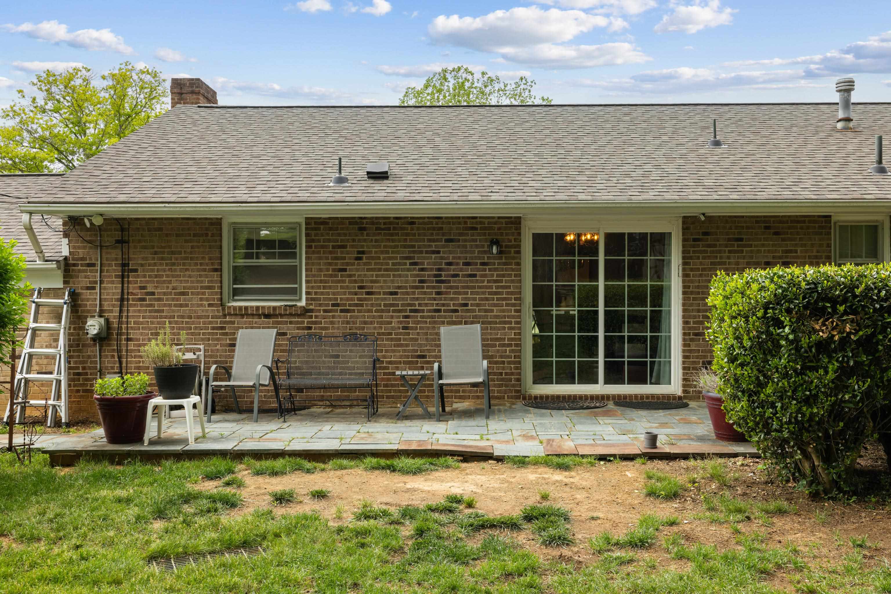 708 WOODSIDE LN, WAYNESBORO, Virginia 22980, 3 Bedrooms Bedrooms, ,2 BathroomsBathrooms,Residential,708 WOODSIDE LN,666074 MLS # 666074