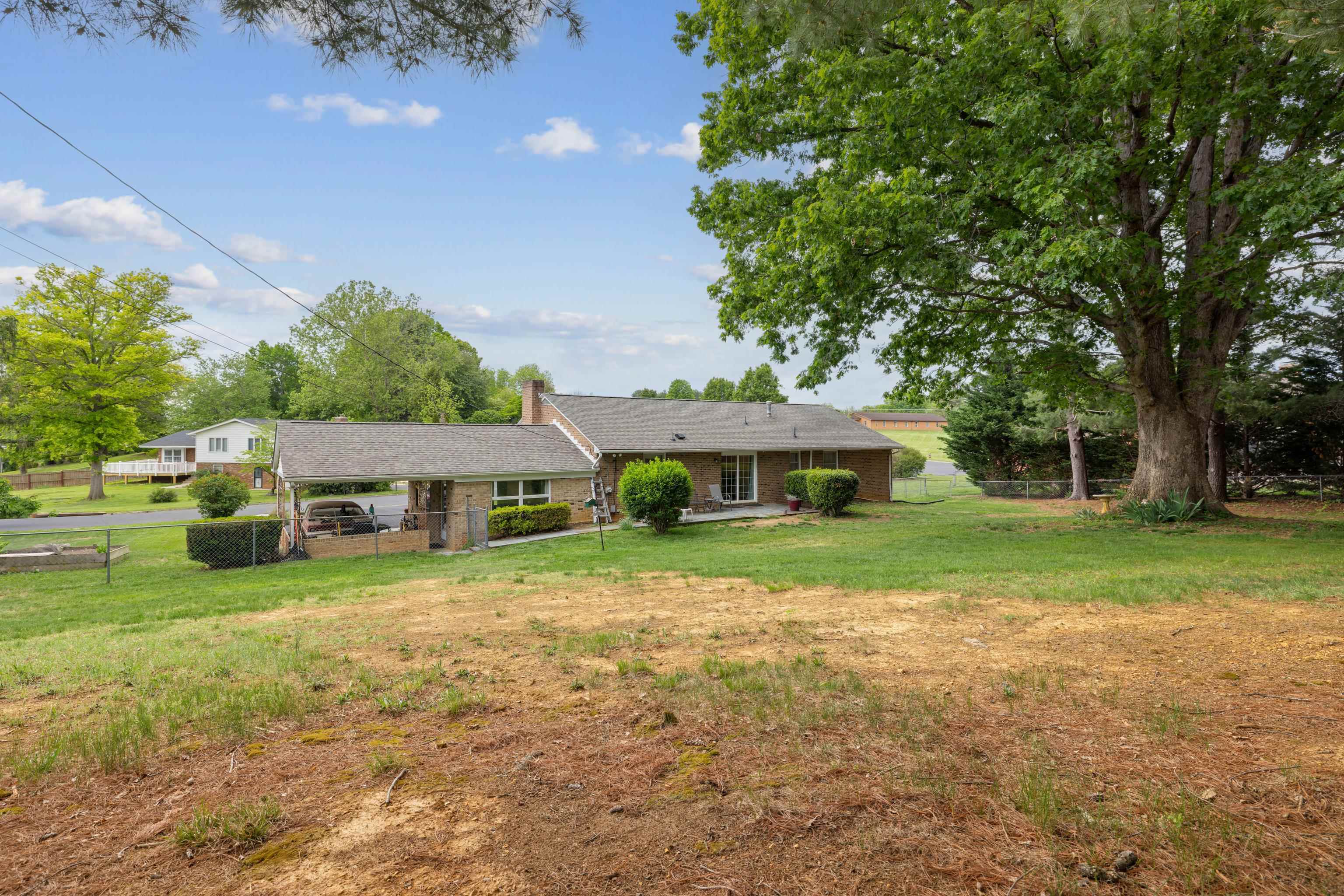 708 WOODSIDE LN, WAYNESBORO, Virginia 22980, 3 Bedrooms Bedrooms, ,2 BathroomsBathrooms,Residential,708 WOODSIDE LN,666074 MLS # 666074