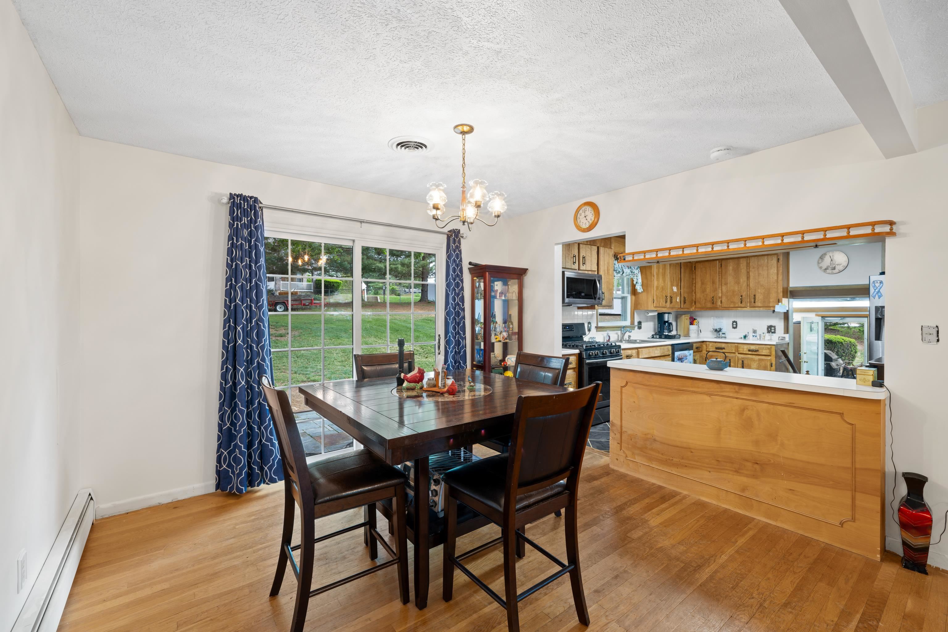 708 WOODSIDE LN, WAYNESBORO, Virginia 22980, 3 Bedrooms Bedrooms, ,2 BathroomsBathrooms,Residential,708 WOODSIDE LN,666074 MLS # 666074