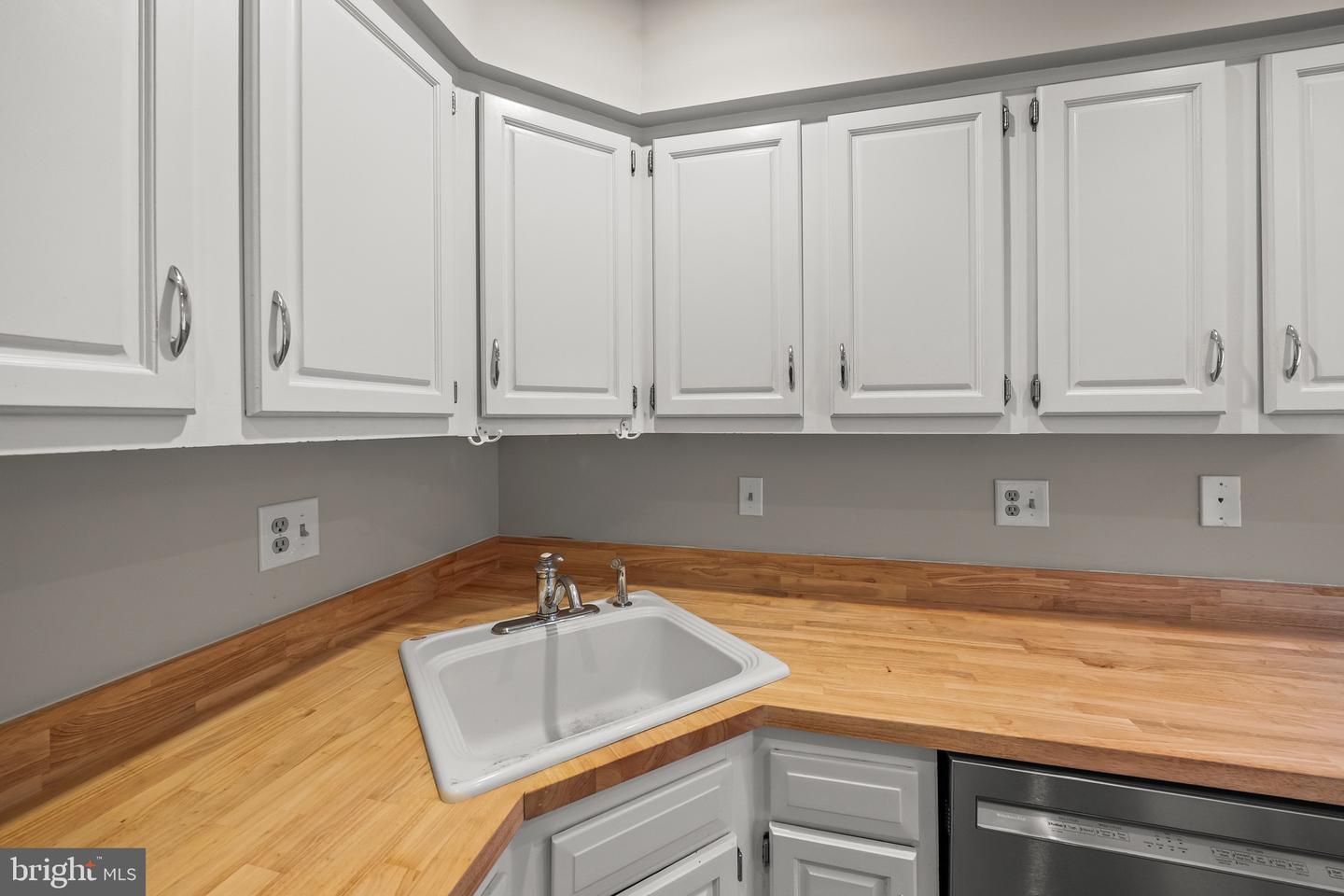 15435 BEACHWATER CT, DUMFRIES, Virginia 22025, 3 Bedrooms Bedrooms, ,2 BathroomsBathrooms,Residential,For sale,15435 BEACHWATER CT,VAPW2094410 MLS # VAPW2094410