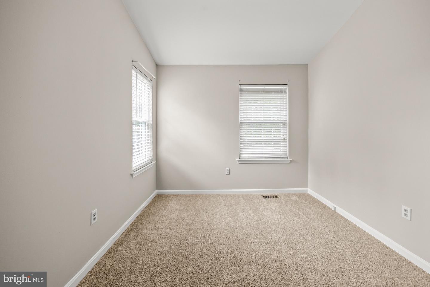 15435 BEACHWATER CT, DUMFRIES, Virginia 22025, 3 Bedrooms Bedrooms, ,2 BathroomsBathrooms,Residential,For sale,15435 BEACHWATER CT,VAPW2094410 MLS # VAPW2094410
