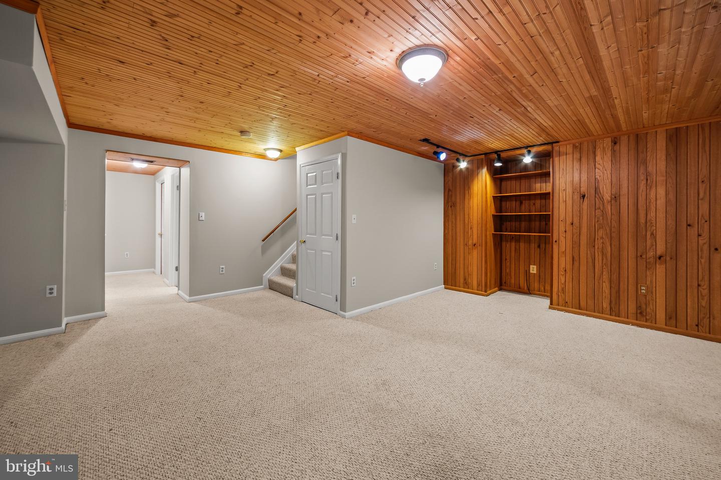 15435 BEACHWATER CT, DUMFRIES, Virginia 22025, 3 Bedrooms Bedrooms, ,2 BathroomsBathrooms,Residential,For sale,15435 BEACHWATER CT,VAPW2094410 MLS # VAPW2094410