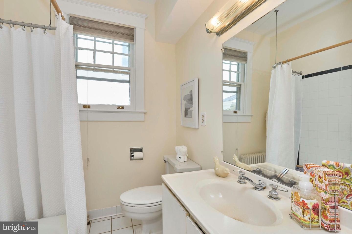 3406 3RD ST N, ARLINGTON, Virginia 22201, 5 Bedrooms Bedrooms, ,3 BathroomsBathrooms,Residential,For sale,3406 3RD ST N,VAAR2057426 MLS # VAAR2057426