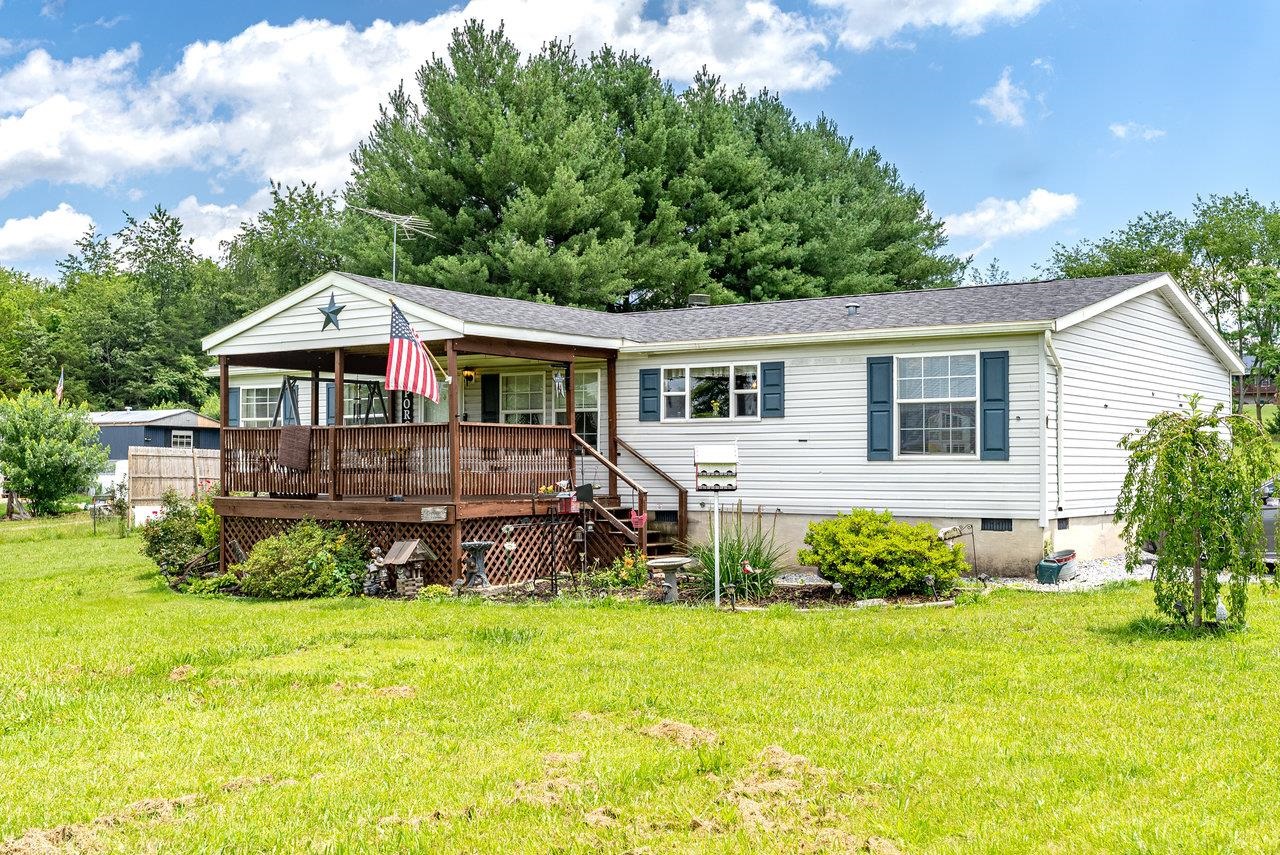 3930 WILLIAMS LN, ELKTON, Virginia 22827, 3 Bedrooms Bedrooms, ,2 BathroomsBathrooms,Residential,3930 WILLIAMS LN,666076 MLS # 666076