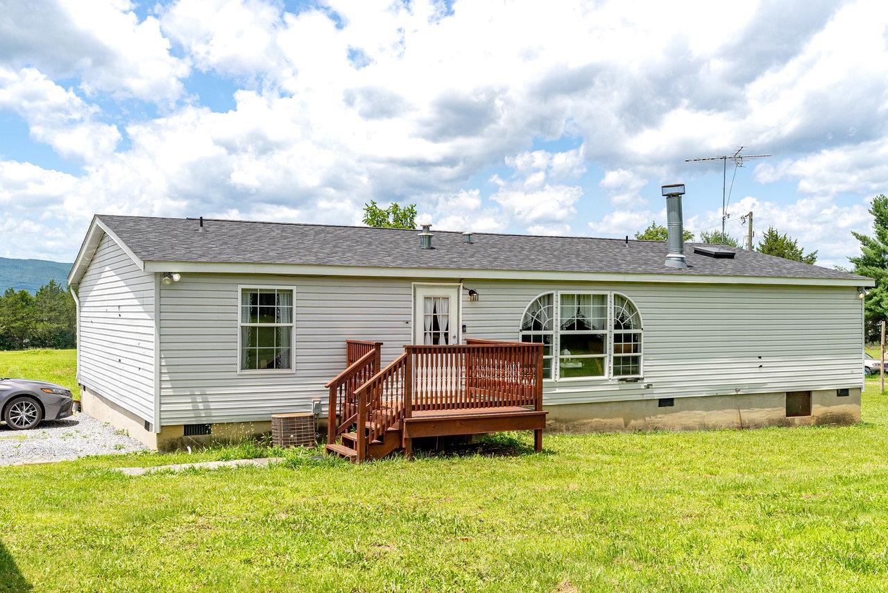 3930 WILLIAMS LN, ELKTON, Virginia 22827, 3 Bedrooms Bedrooms, ,2 BathroomsBathrooms,Residential,3930 WILLIAMS LN,666076 MLS # 666076