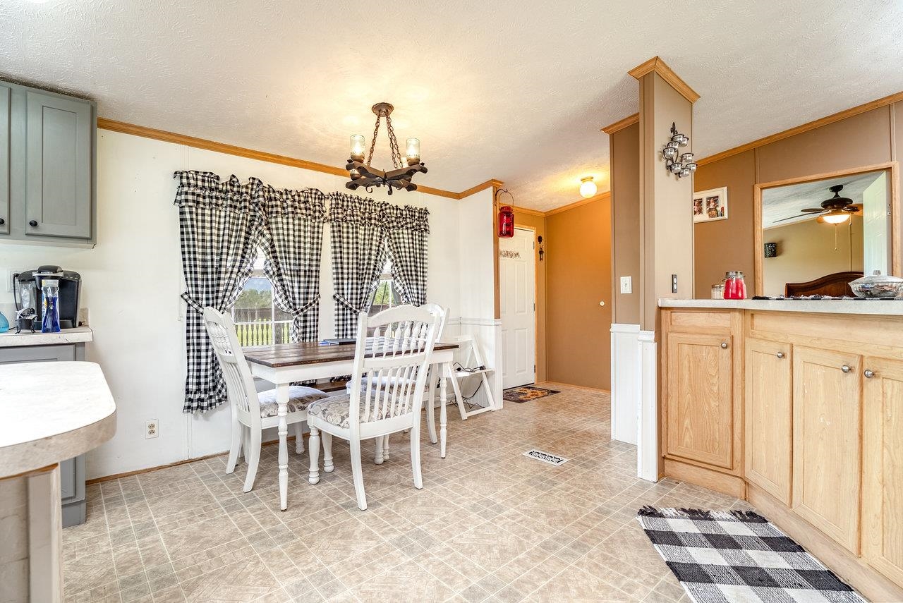 3930 WILLIAMS LN, ELKTON, Virginia 22827, 3 Bedrooms Bedrooms, ,2 BathroomsBathrooms,Residential,3930 WILLIAMS LN,666076 MLS # 666076