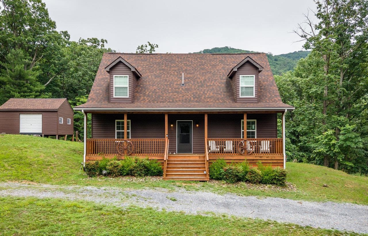 159 PARK VIEW LN, SHENANDOAH, Virginia 22849, 3 Bedrooms Bedrooms, ,2 BathroomsBathrooms,Residential,159 PARK VIEW LN,666082 MLS # 666082