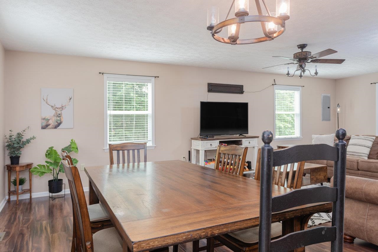 159 PARK VIEW LN, SHENANDOAH, Virginia 22849, 3 Bedrooms Bedrooms, ,2 BathroomsBathrooms,Residential,159 PARK VIEW LN,666082 MLS # 666082
