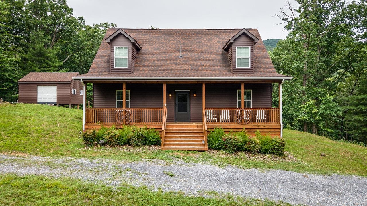 159 PARK VIEW LN, SHENANDOAH, Virginia 22849, 3 Bedrooms Bedrooms, ,2 BathroomsBathrooms,Residential,159 PARK VIEW LN,666082 MLS # 666082