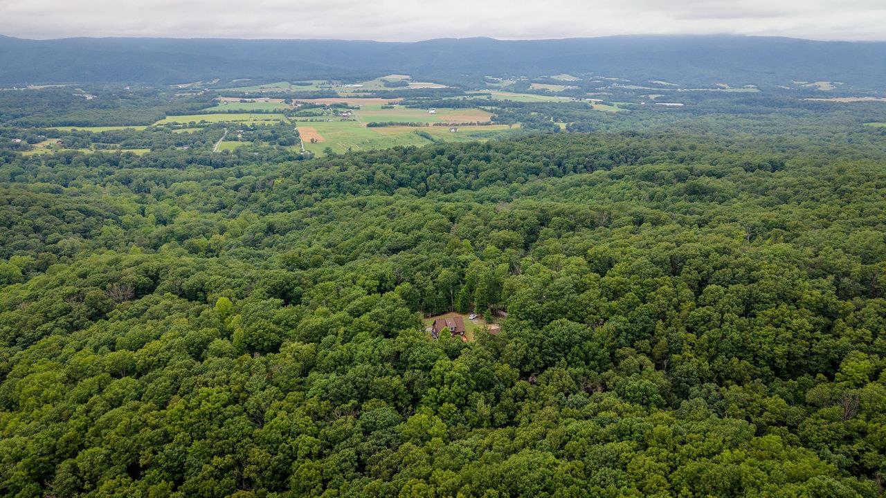 159 PARK VIEW LN, SHENANDOAH, Virginia 22849, 3 Bedrooms Bedrooms, ,2 BathroomsBathrooms,Residential,159 PARK VIEW LN,666082 MLS # 666082