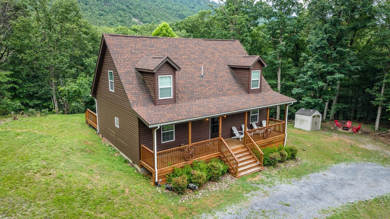 159 PARK VIEW LN, SHENANDOAH, Virginia 22849, 3 Bedrooms Bedrooms, ,2 BathroomsBathrooms,Residential,159 PARK VIEW LN,666082 MLS # 666082