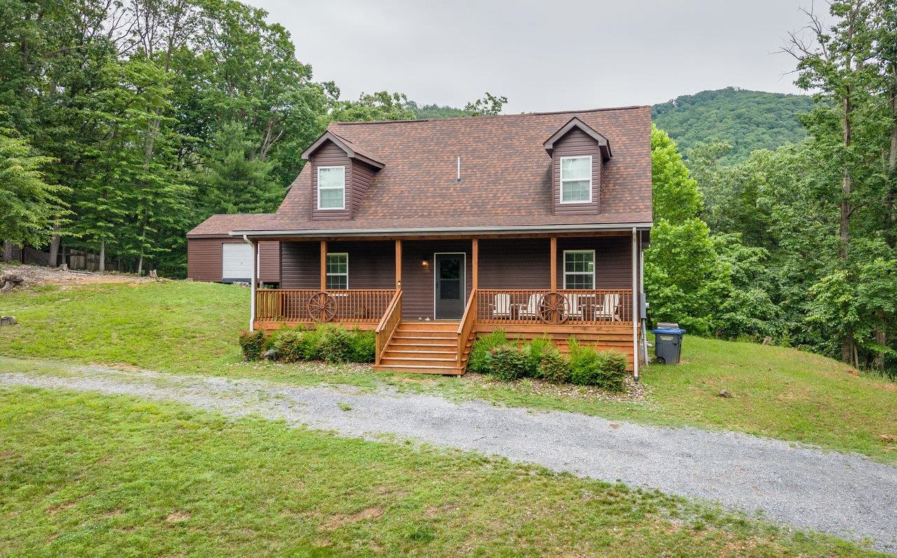 159 PARK VIEW LN, SHENANDOAH, Virginia 22849, 3 Bedrooms Bedrooms, ,2 BathroomsBathrooms,Residential,159 PARK VIEW LN,666082 MLS # 666082