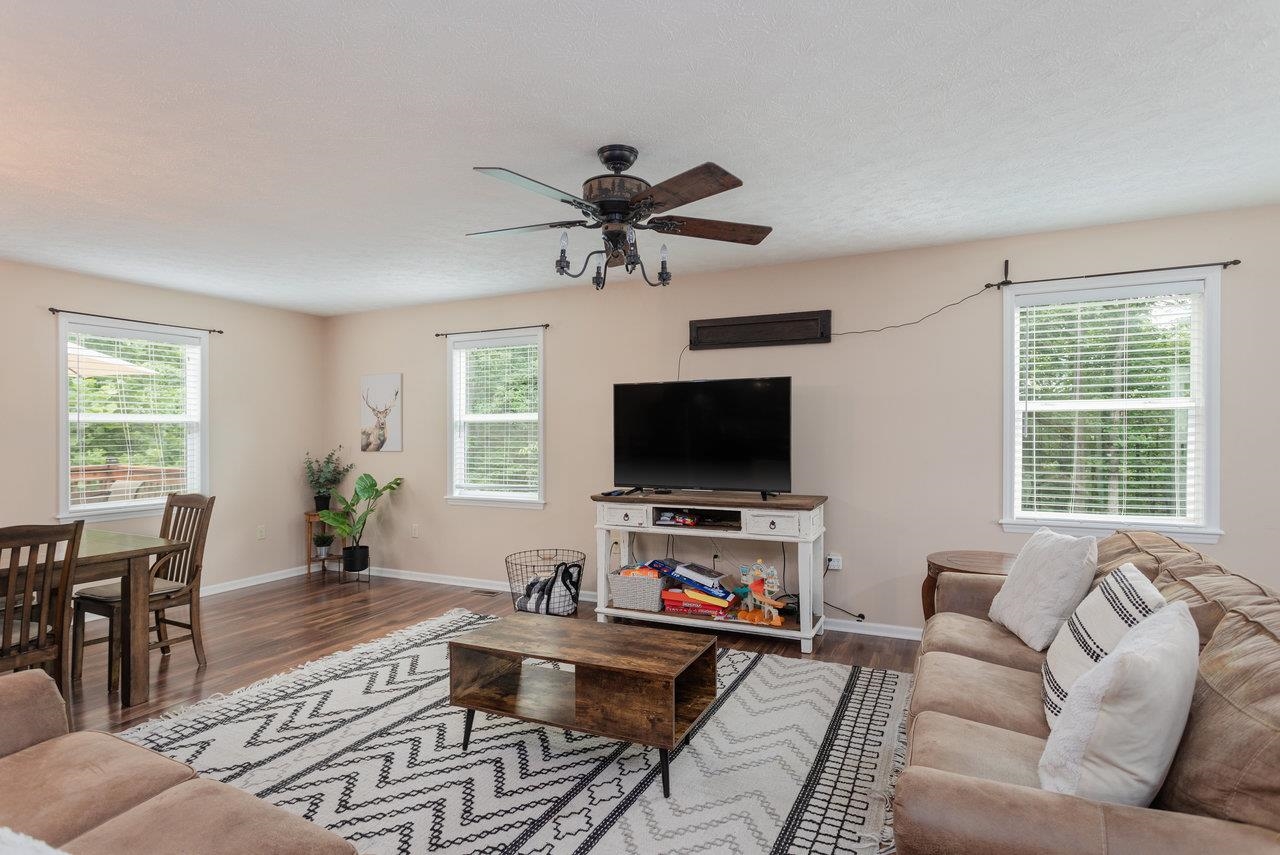 159 PARK VIEW LN, SHENANDOAH, Virginia 22849, 3 Bedrooms Bedrooms, ,2 BathroomsBathrooms,Residential,159 PARK VIEW LN,666082 MLS # 666082