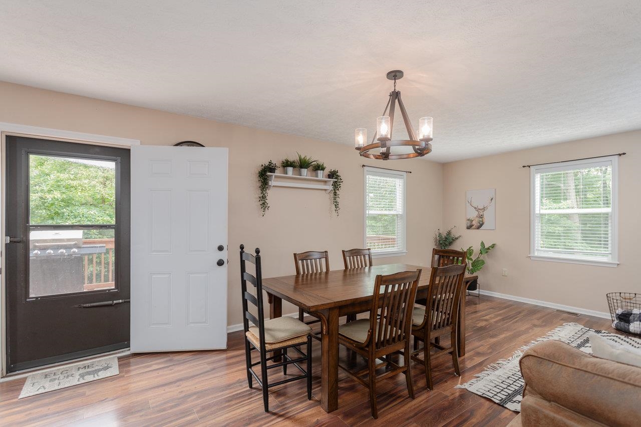 159 PARK VIEW LN, SHENANDOAH, Virginia 22849, 3 Bedrooms Bedrooms, ,2 BathroomsBathrooms,Residential,159 PARK VIEW LN,666082 MLS # 666082