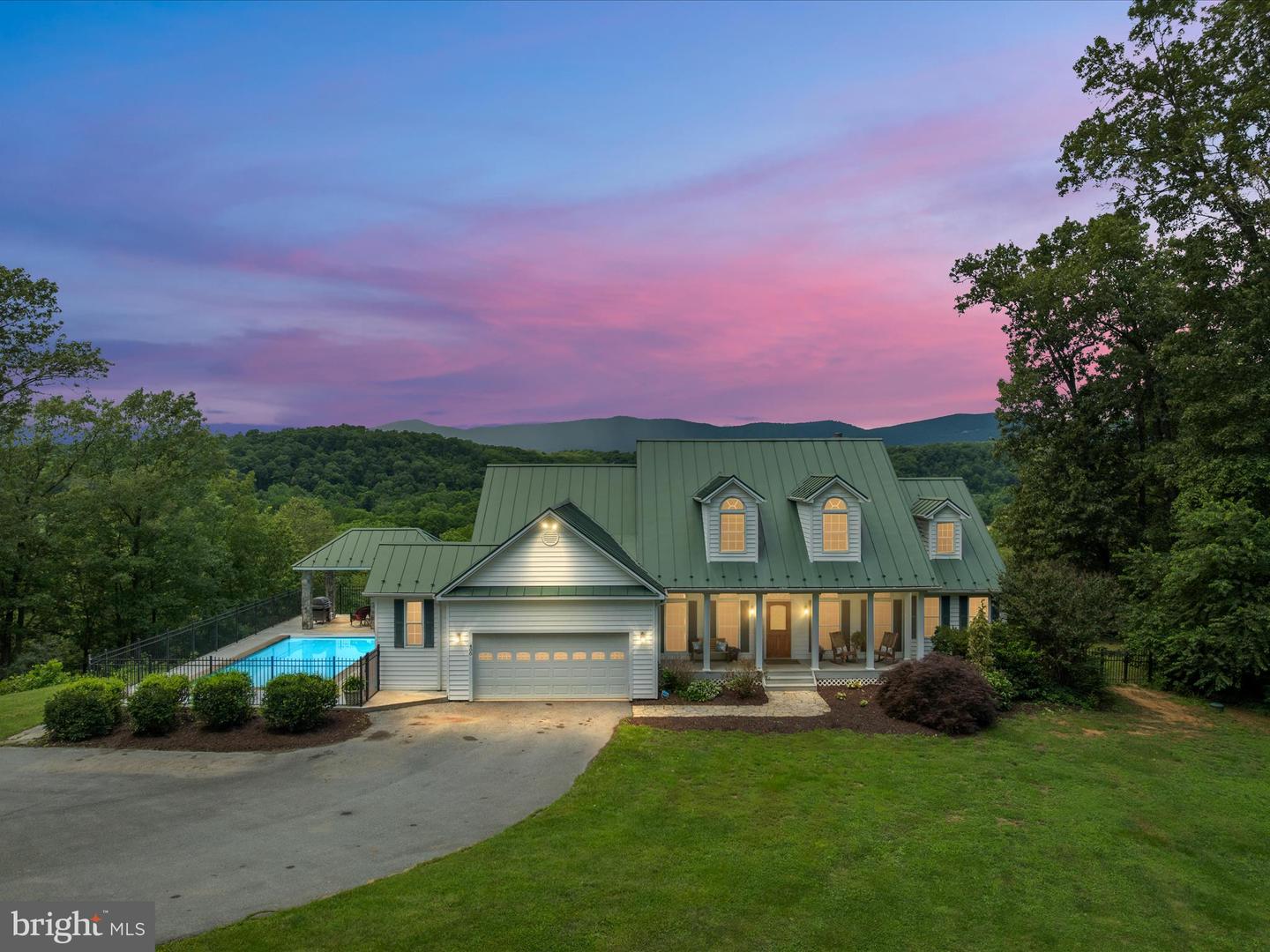 400 DEER RUN CIR, FRONT ROYAL, Virginia 22630, 4 Bedrooms Bedrooms, ,3 BathroomsBathrooms,Residential,For sale,400 DEER RUN CIR,VAWR2011476 MLS # VAWR2011476