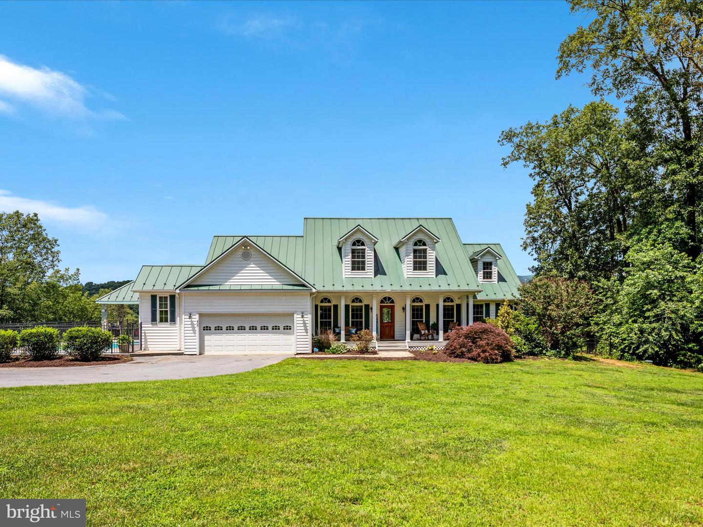 400 DEER RUN CIR, FRONT ROYAL, Virginia 22630, 4 Bedrooms Bedrooms, ,3 BathroomsBathrooms,Residential,For sale,400 DEER RUN CIR,VAWR2011476 MLS # VAWR2011476