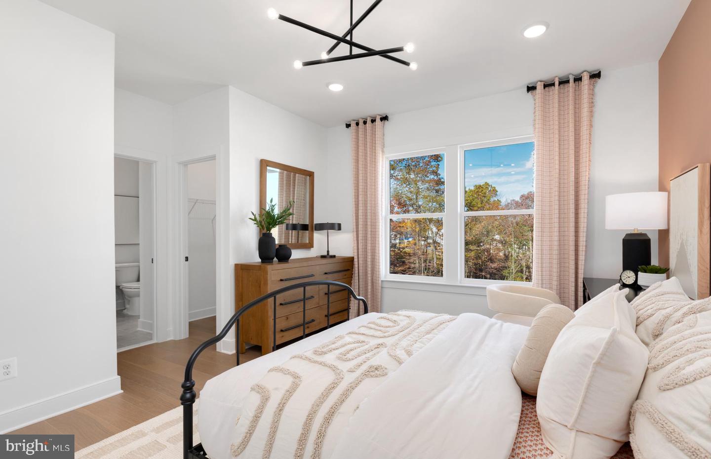 18445 SUGAR SNAP CIR, LEESBURG, Virginia 20176, 5 Bedrooms Bedrooms, ,5 BathroomsBathrooms,Residential,For sale,18445 SUGAR SNAP CIR,VALO2099794 MLS # VALO2099794