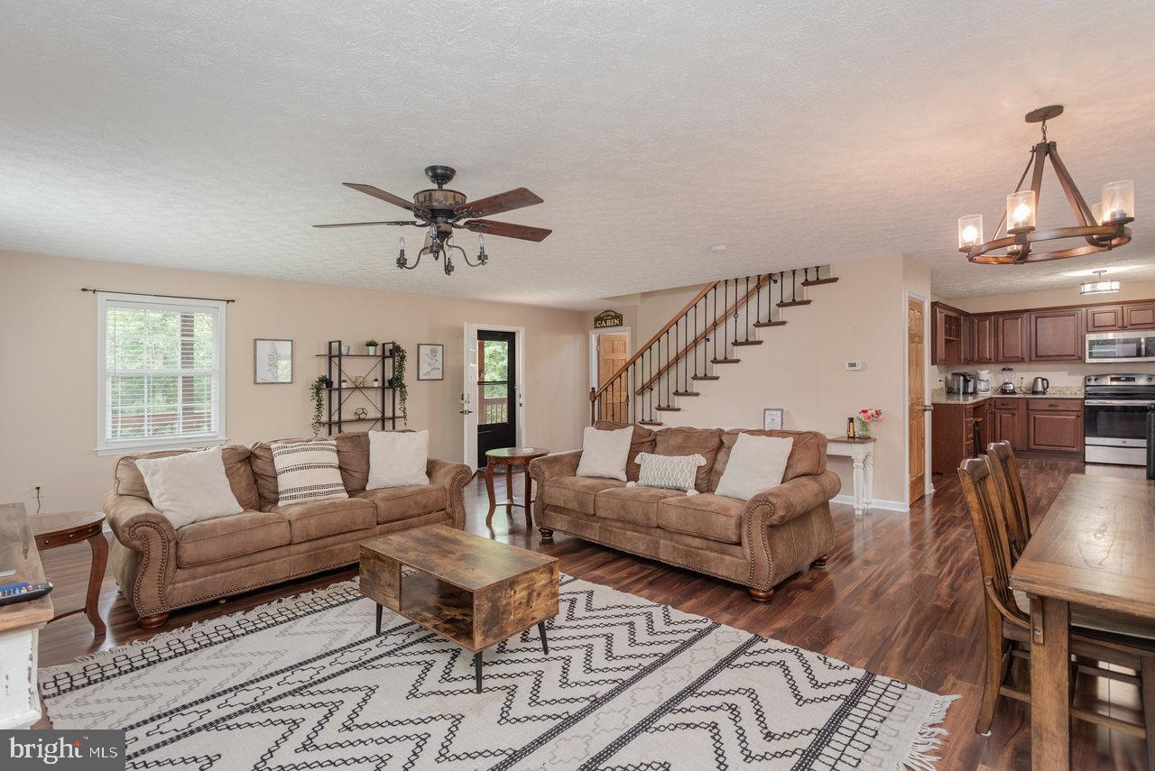 159 PARK VIEW LN, SHENANDOAH, Virginia 22849, 3 Bedrooms Bedrooms, ,2 BathroomsBathrooms,Residential,For sale,159 PARK VIEW LN,VAPA2005034 MLS # VAPA2005034