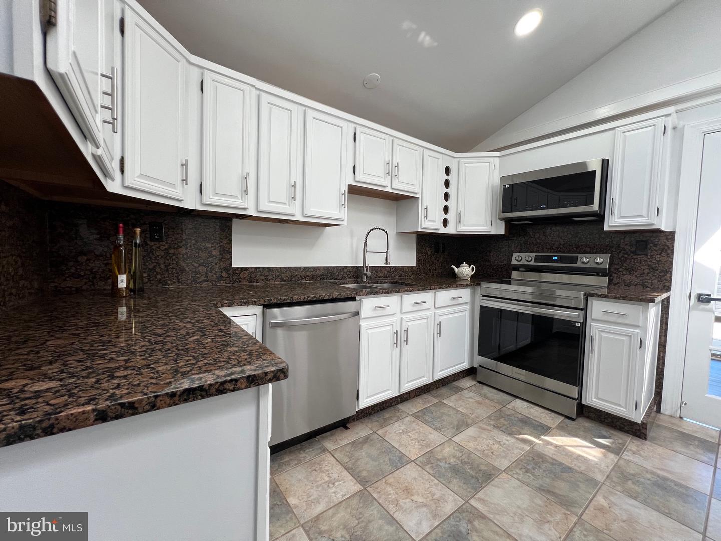 9872 RED HILL RD, SPOTSYLVANIA, Virginia 22553, 4 Bedrooms Bedrooms, ,3 BathroomsBathrooms,Residential,For sale,9872 RED HILL RD,VASP2034028 MLS # VASP2034028