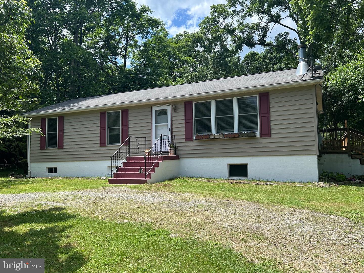 513 RUSSELL RD, BERRYVILLE, Virginia 22611, 3 Bedrooms Bedrooms, ,1 BathroomBathrooms,Residential,For sale,513 RUSSELL RD,VACL2003858 MLS # VACL2003858