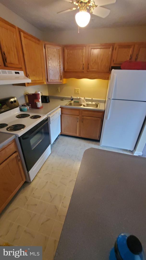 1288-D10 OX RD, WOODSTOCK, Virginia 22664, 2 Bedrooms Bedrooms, ,2 BathroomsBathrooms,Residential,For sale,1288-D10 OX RD,VASH2011764 MLS # VASH2011764