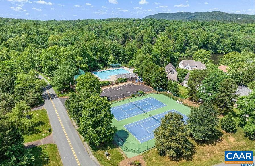 220 BUTTERCUP LN, CHARLOTTESVILLE, Virginia 22902, 4 Bedrooms Bedrooms, ,3 BathroomsBathrooms,Residential,For sale,220 BUTTERCUP LN,666004 MLS # 666004