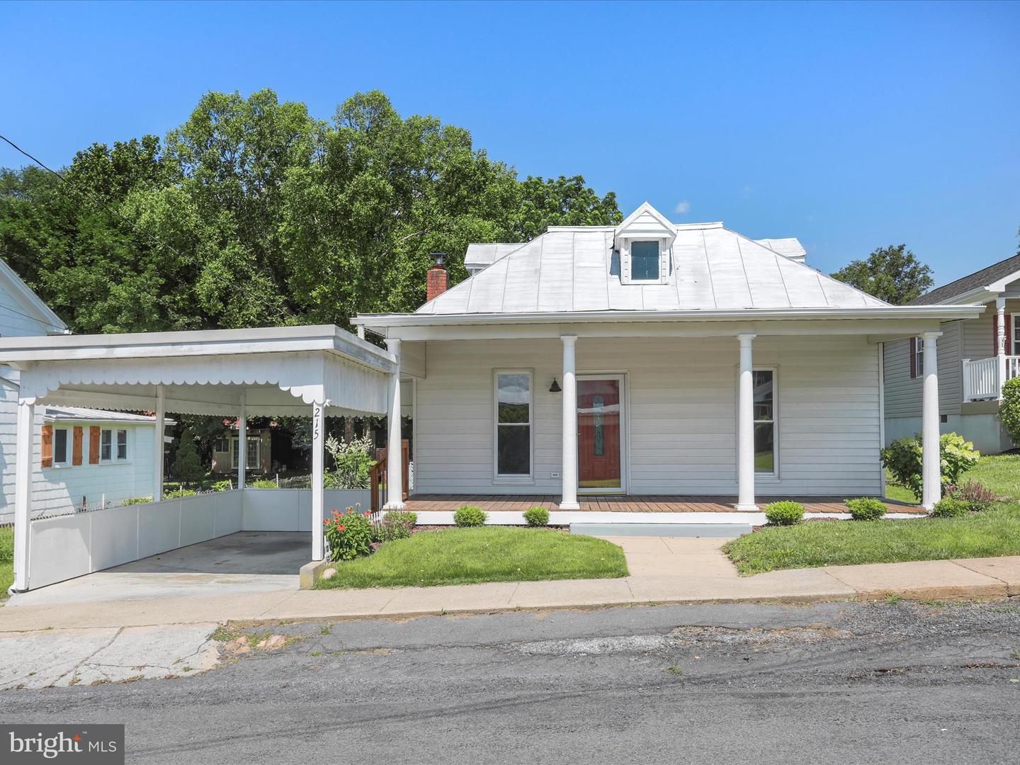 215 SHENANDOAH AVE, EDINBURG, Virginia 22824, 2 Bedrooms Bedrooms, ,1 BathroomBathrooms,Residential,For sale,215 SHENANDOAH AVE,VASH2011770 MLS # VASH2011770