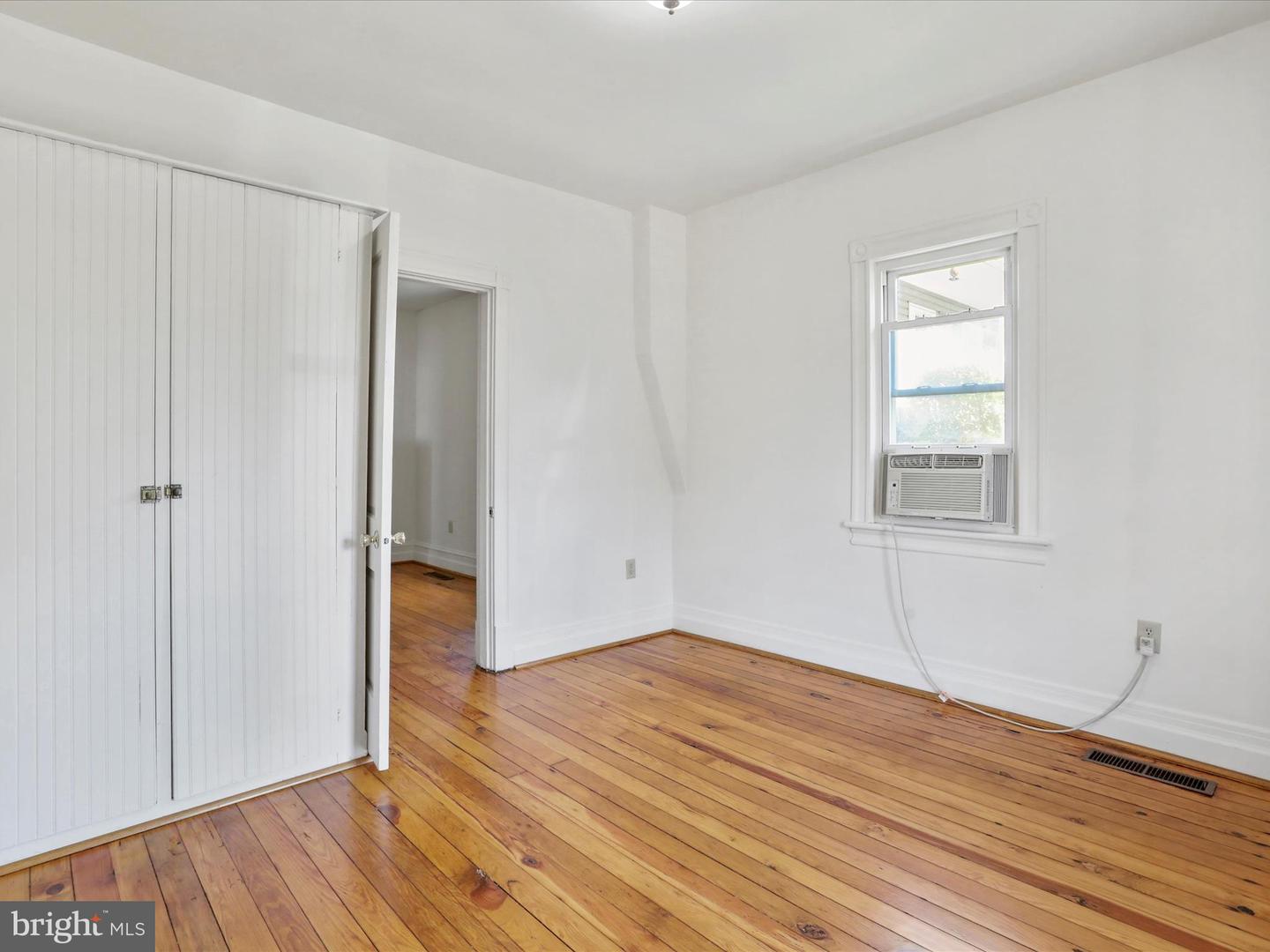 215 SHENANDOAH AVE, EDINBURG, Virginia 22824, 2 Bedrooms Bedrooms, ,1 BathroomBathrooms,Residential,For sale,215 SHENANDOAH AVE,VASH2011770 MLS # VASH2011770