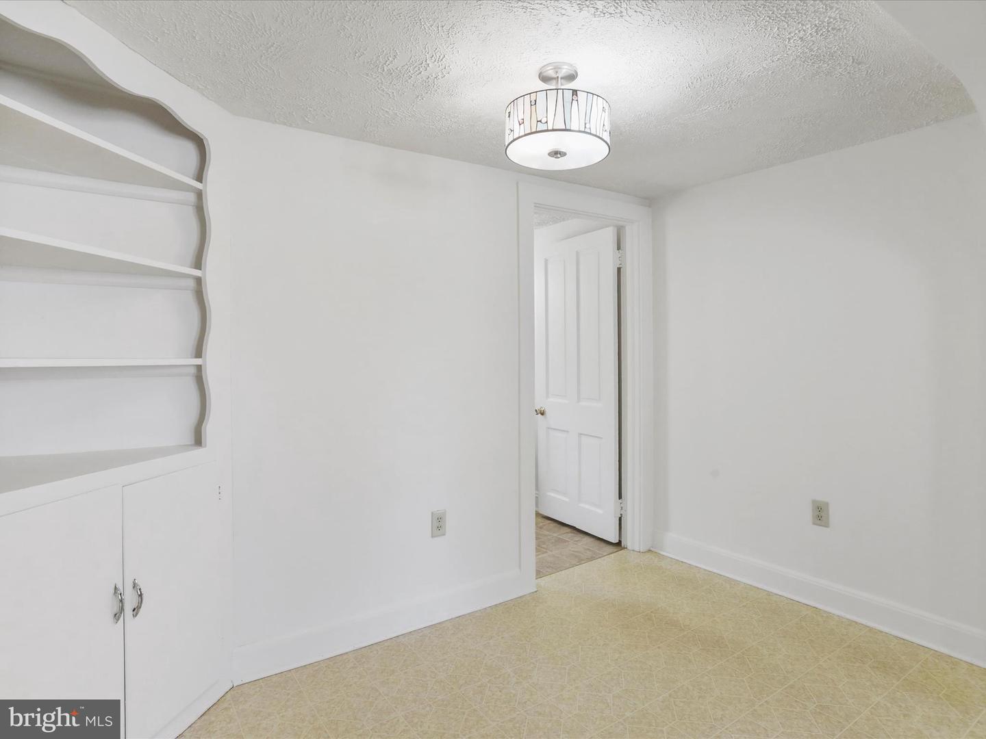 215 SHENANDOAH AVE, EDINBURG, Virginia 22824, 2 Bedrooms Bedrooms, ,1 BathroomBathrooms,Residential,For sale,215 SHENANDOAH AVE,VASH2011770 MLS # VASH2011770