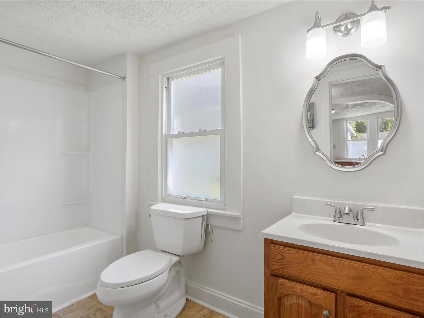 215 SHENANDOAH AVE, EDINBURG, Virginia 22824, 2 Bedrooms Bedrooms, ,1 BathroomBathrooms,Residential,For sale,215 SHENANDOAH AVE,VASH2011770 MLS # VASH2011770